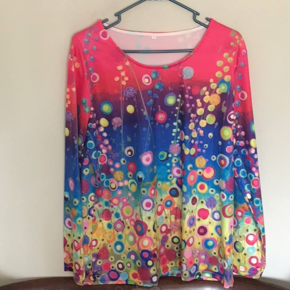 This top of many colors is really an eye catcher!